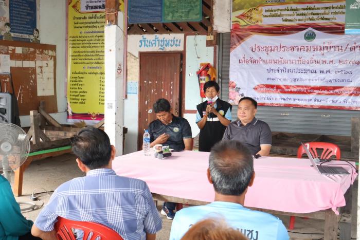 นายพงศ์ศิริ โทณะพงษ์ นายกองค์การบริหารส่วนตำบลหนองแซงลงพื้นประชุมประชาคมหมู่ที่6