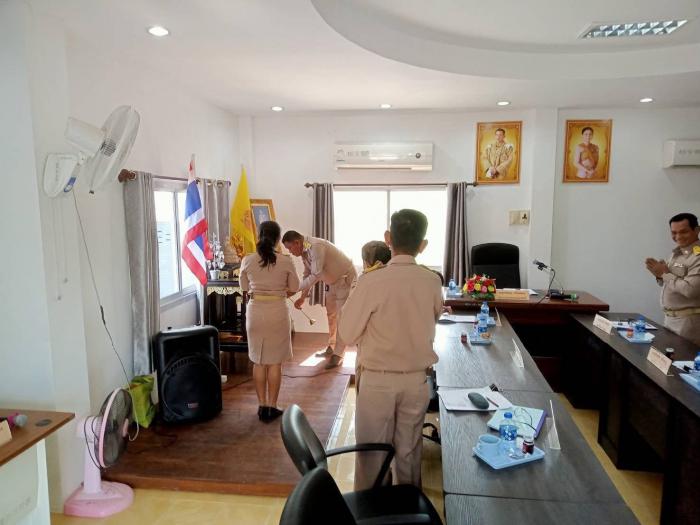 ประชุมสภาองค์การบริหารส่วนตำบลหนองแซง...